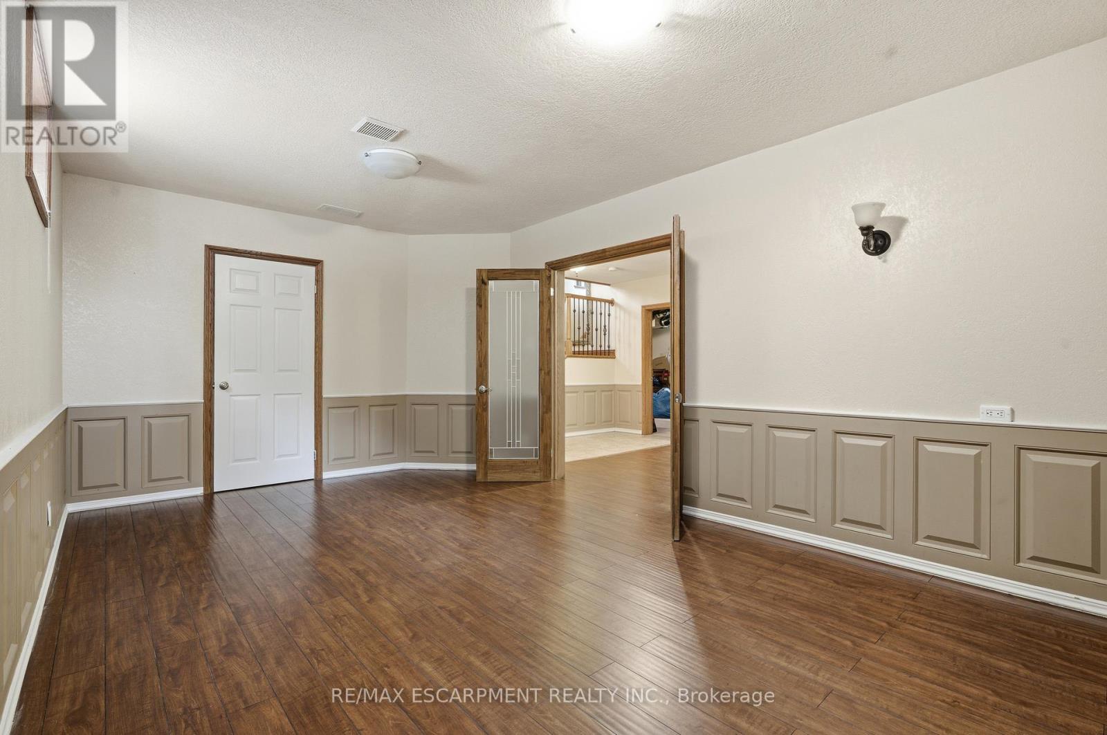 4 Lakeside Drive, Hamilton, Ontario  L8E 5C1 - Photo 36 - X12726180