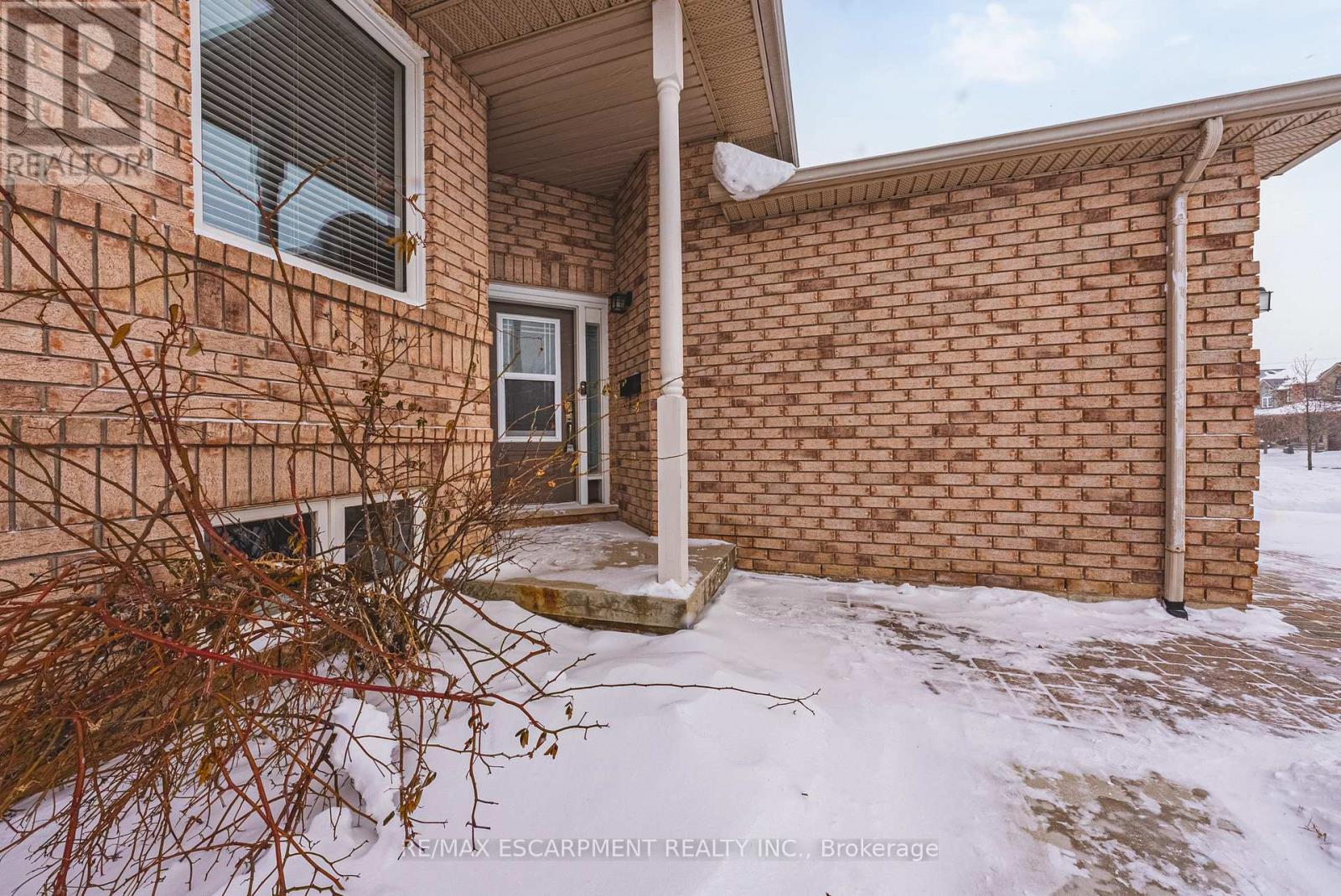 12 Shadetree Crescent, Hamilton, Ontario  L8J 3X2 - Photo 2 - X12726190
