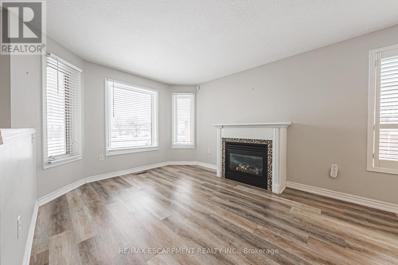 12 Shadetree Crescent, Hamilton, Ontario  L8J 3X2 - Photo 7 - X12726190