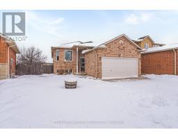 12 SHADETREE CRESCENT, Hamilton, Ontario