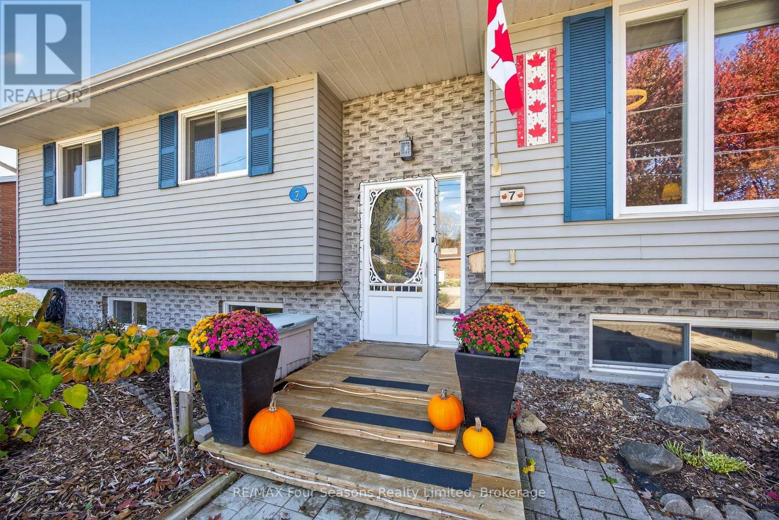 7 Batteaux Road, Clearview (Nottawa), Ontario  L0M 1P0 - Photo 6 - S12726260