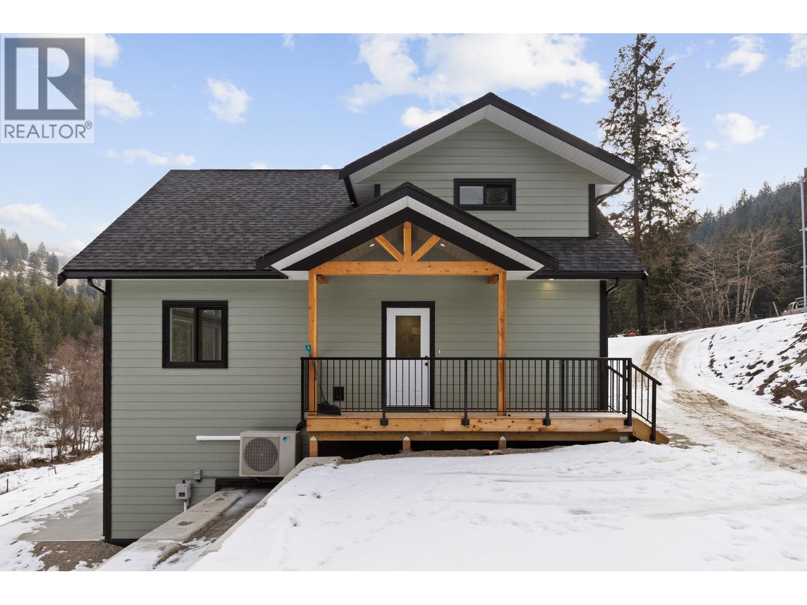 645 Grand Oro Road, Kaleden, British Columbia  V0H 1K0 - Photo 3 - 10373792