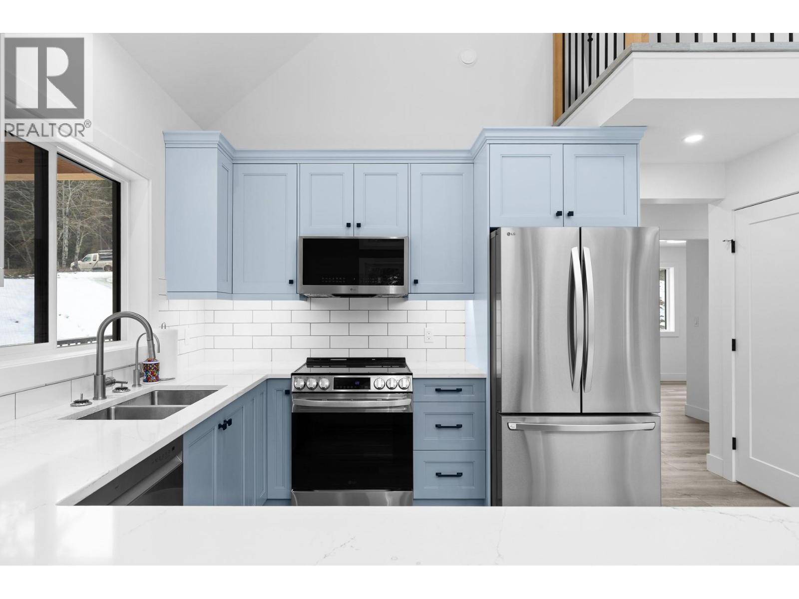 645 Grand Oro Road, Kaleden, British Columbia  V0H 1K0 - Photo 18 - 10373792