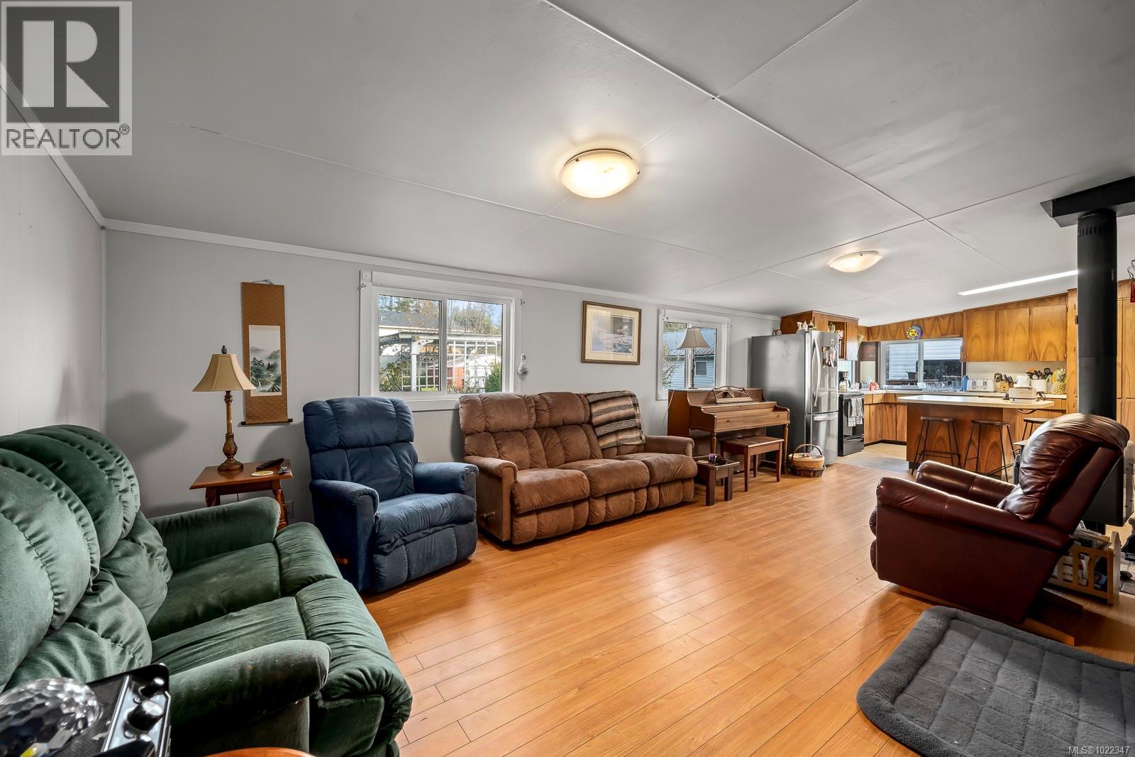 2114 Mckenzie Ave, Comox, British Columbia  V9M 1M7 - Photo 9 - 1022347