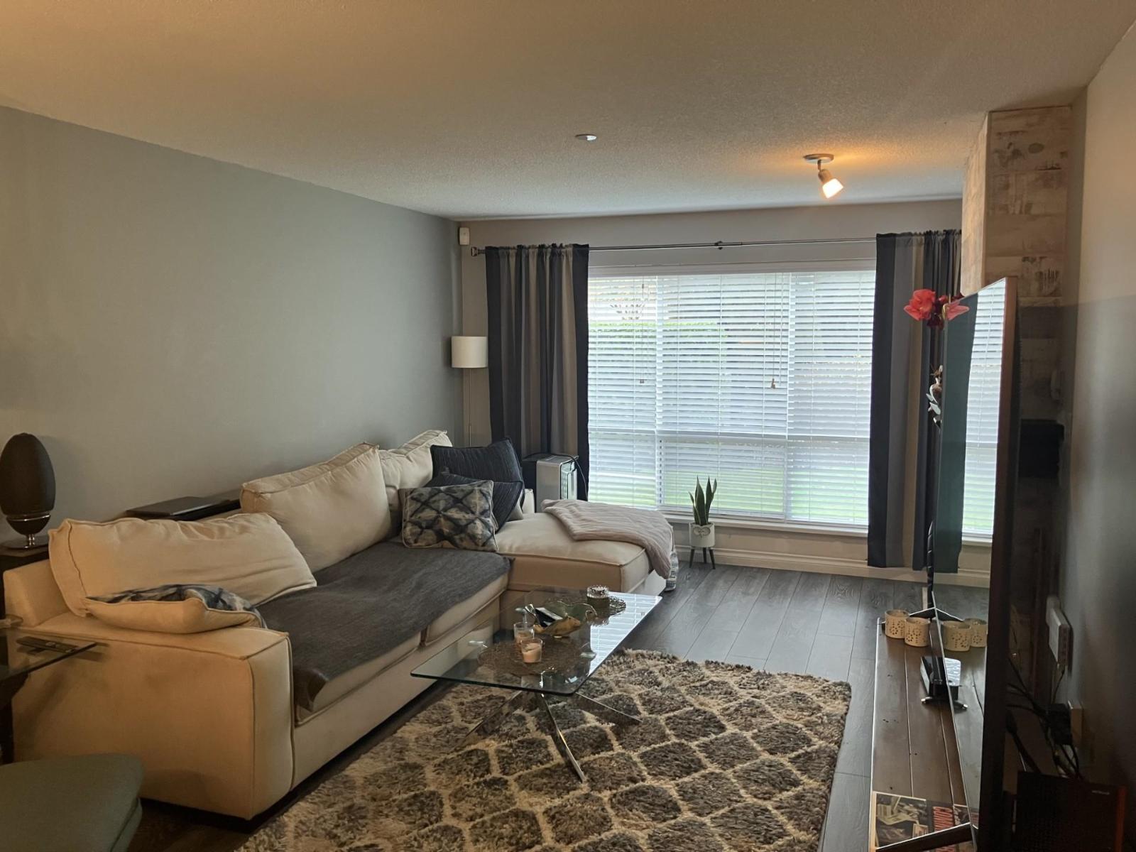 102 33280 E Bourquin Crescent, Abbotsford, British Columbia  V2S 7K2 - Photo 6 - R3082610