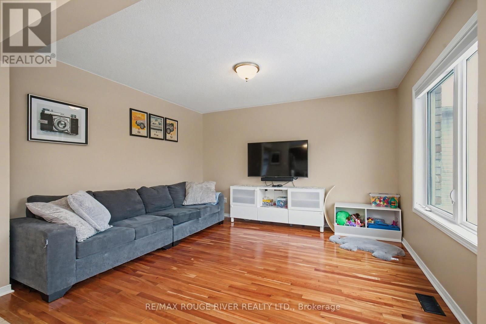 78 Cook Street, Kawartha Lakes, Ontario  K9V 0C7 - Photo 11 - X12694192