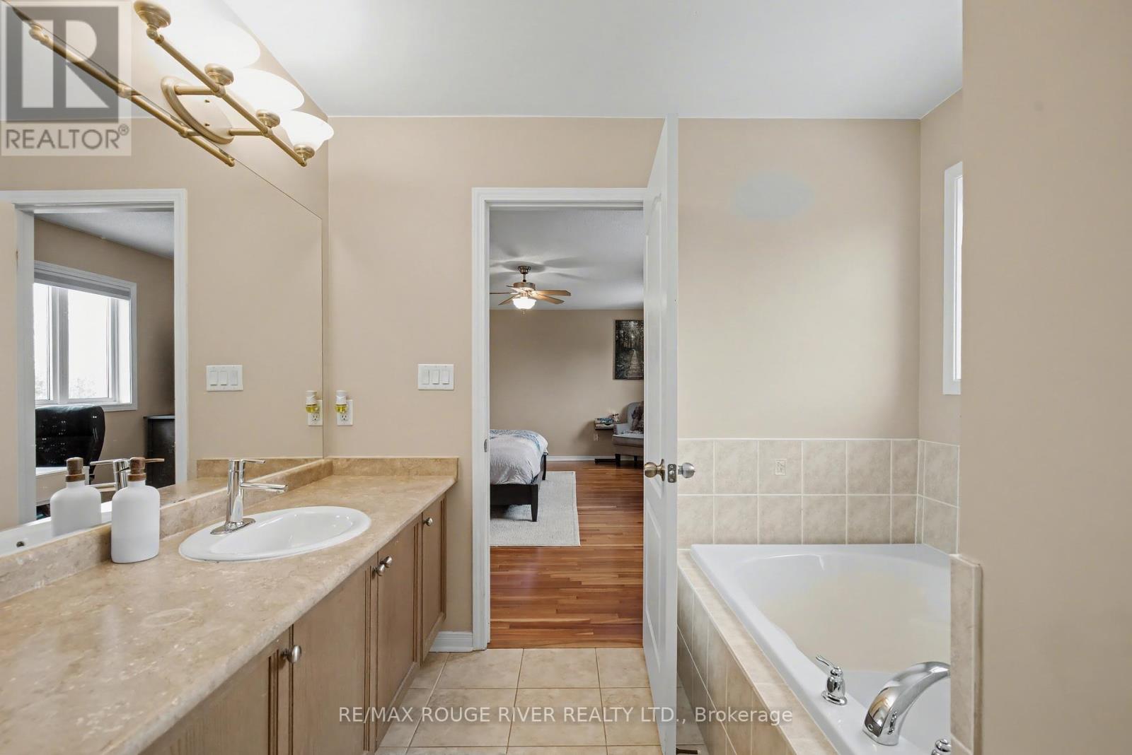 78 Cook Street, Kawartha Lakes, Ontario  K9V 0C7 - Photo 17 - X12694192