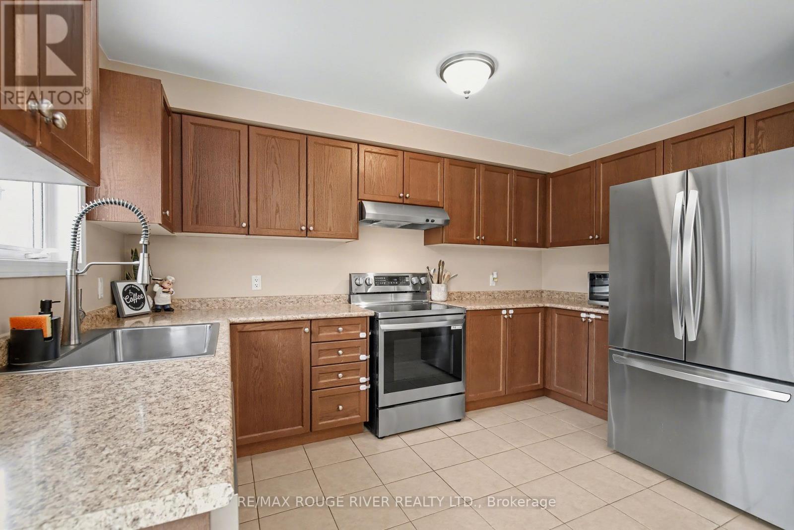 78 Cook Street, Kawartha Lakes, Ontario  K9V 0C7 - Photo 10 - X12694192