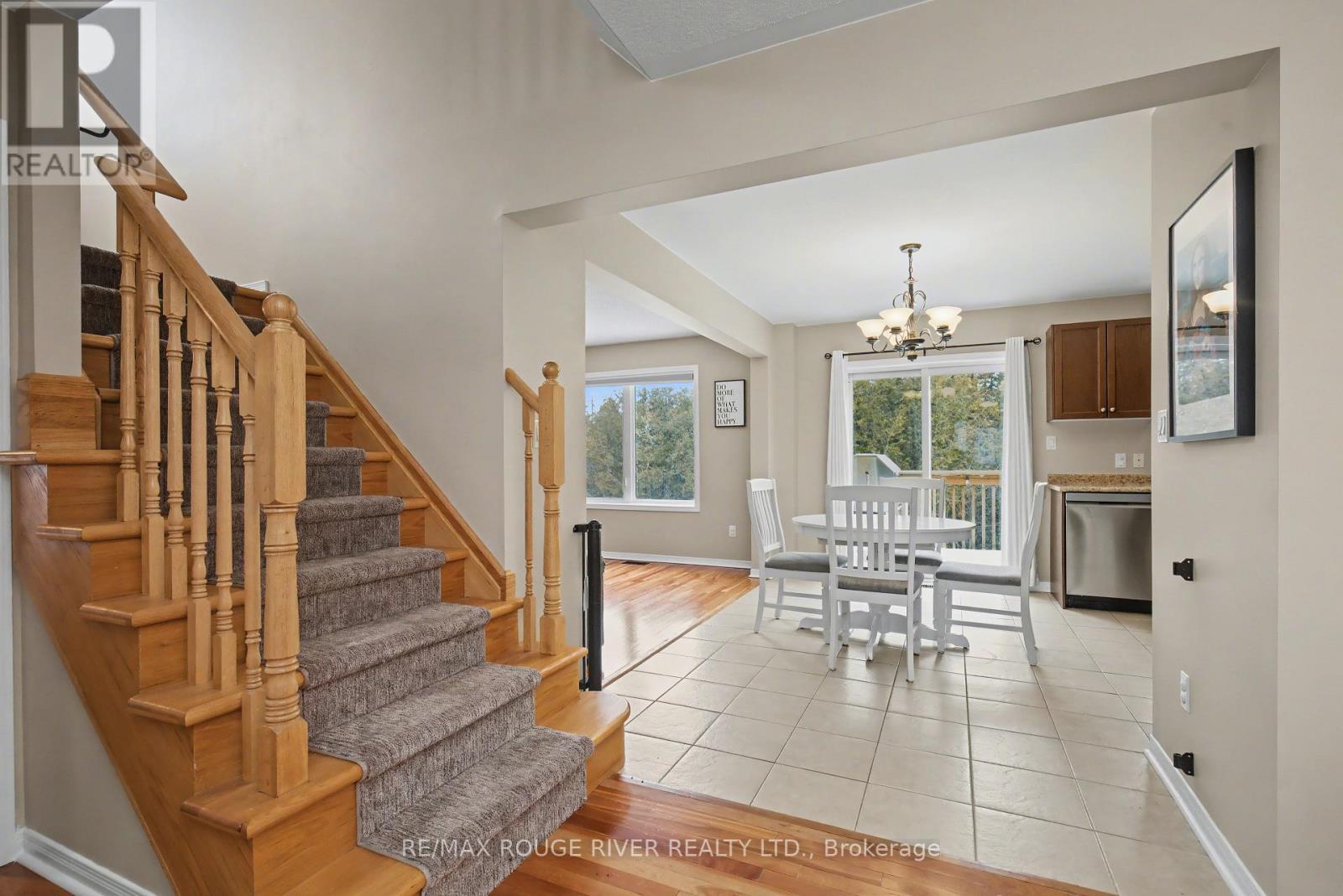 78 Cook Street, Kawartha Lakes, Ontario  K9V 0C7 - Photo 5 - X12694192