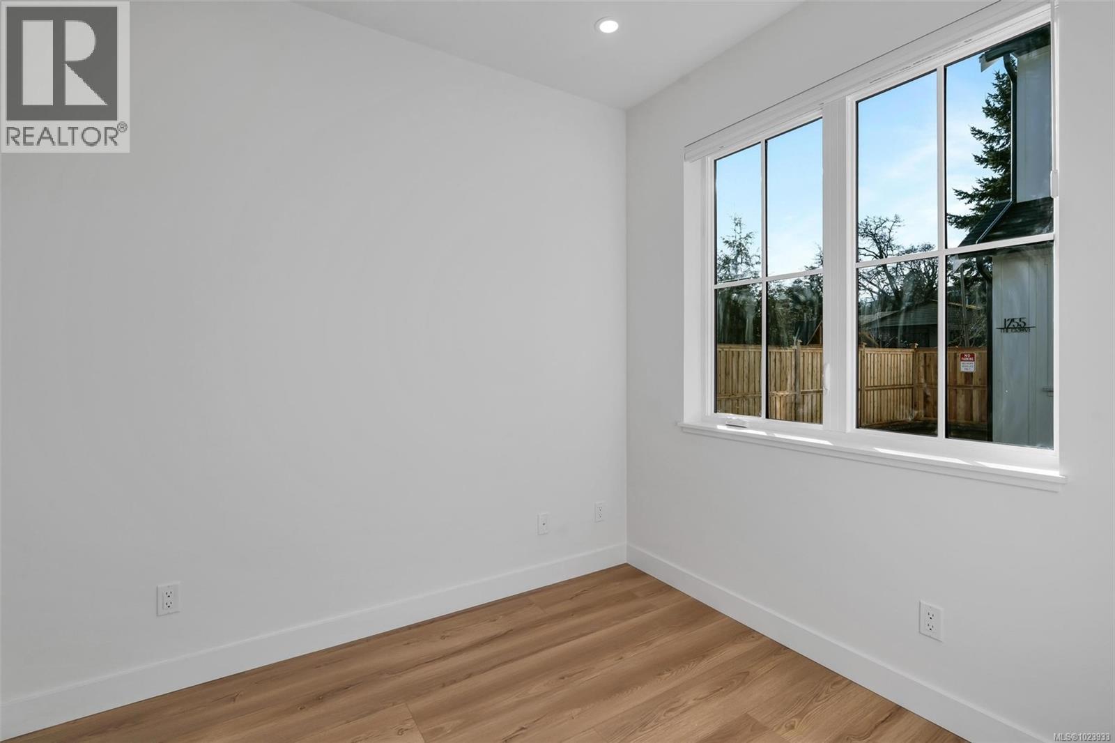 B 1255 Dunsterville Ave, Saanich, British Columbia  V8Z 2W9 - Photo 25 - 1023933