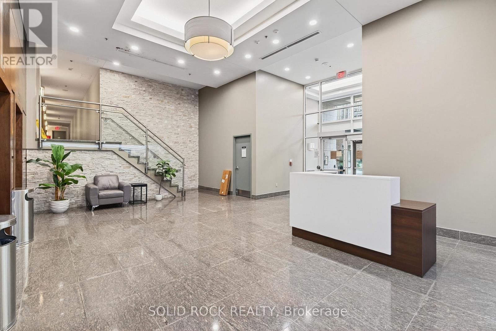 703 - 238 Besserer Street, Ottawa, Ontario  K1N 6B1 - Photo 6 - X12420352