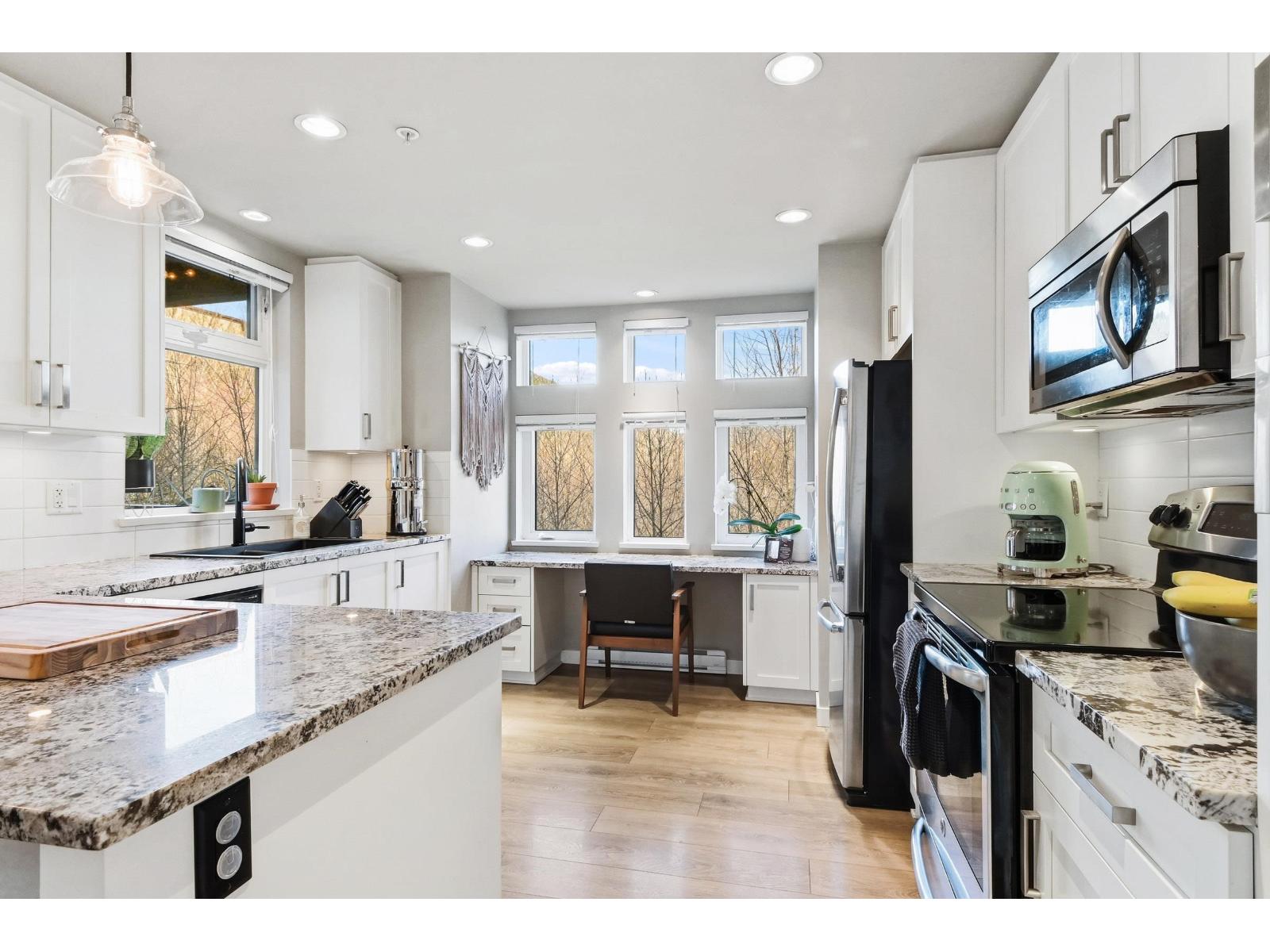 116 2238 Whatcom Road, Abbotsford, British Columbia  V3G 0E6 - Photo 5 - R3080484