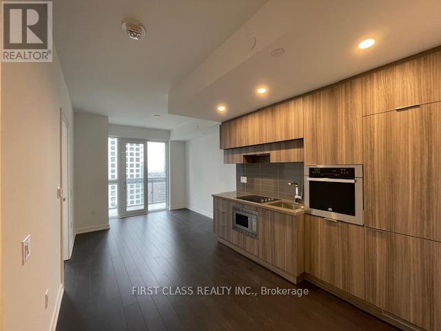 1510 - 39 Roehampton Avenue, Toronto, Ontario  M4P 0G1 - Photo 4 - C12726228