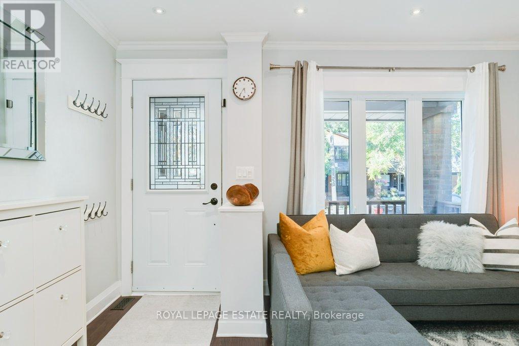 331 Scarborough Road, Toronto, Ontario  M4E 3M9 - Photo 2 - E12726204