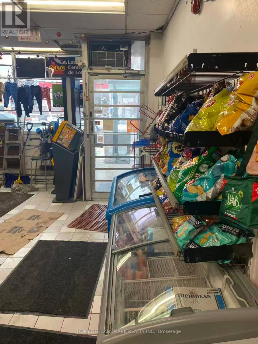 1194 Danforth Avenue, Toronto, Ontario  M4J 1M6 - Photo 5 - E12726262