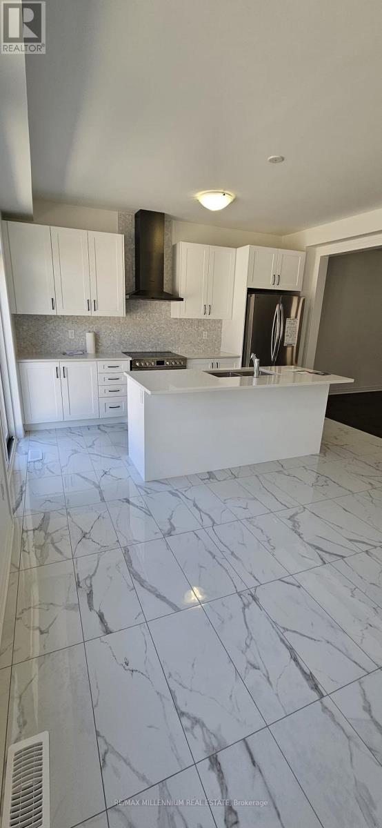 12 Deer Ridge Crescent, Whitby, Ontario  L1P 0P3 - Photo 2 - E12726274