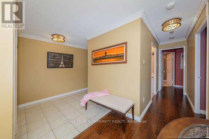 712 - 40 Harding Boulevard W, Richmond Hill, Ontario  L4C 9S5 - Photo 6 - N12726194