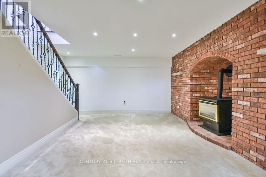 12 Noraline Avenue, Springwater, Ontario  L0L 1X1 - Photo 35 - S12726200