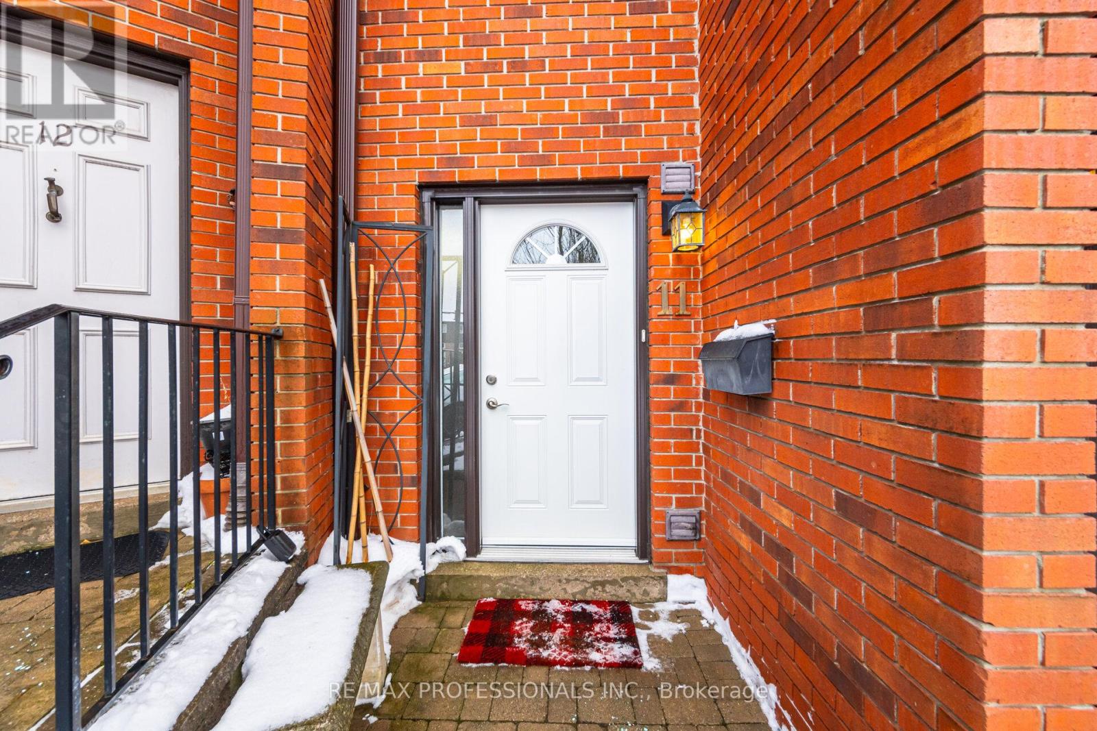 11 - 1755 Rathburn Road E, Mississauga, Ontario  L4W 2M8 - Photo 2 - W12726234