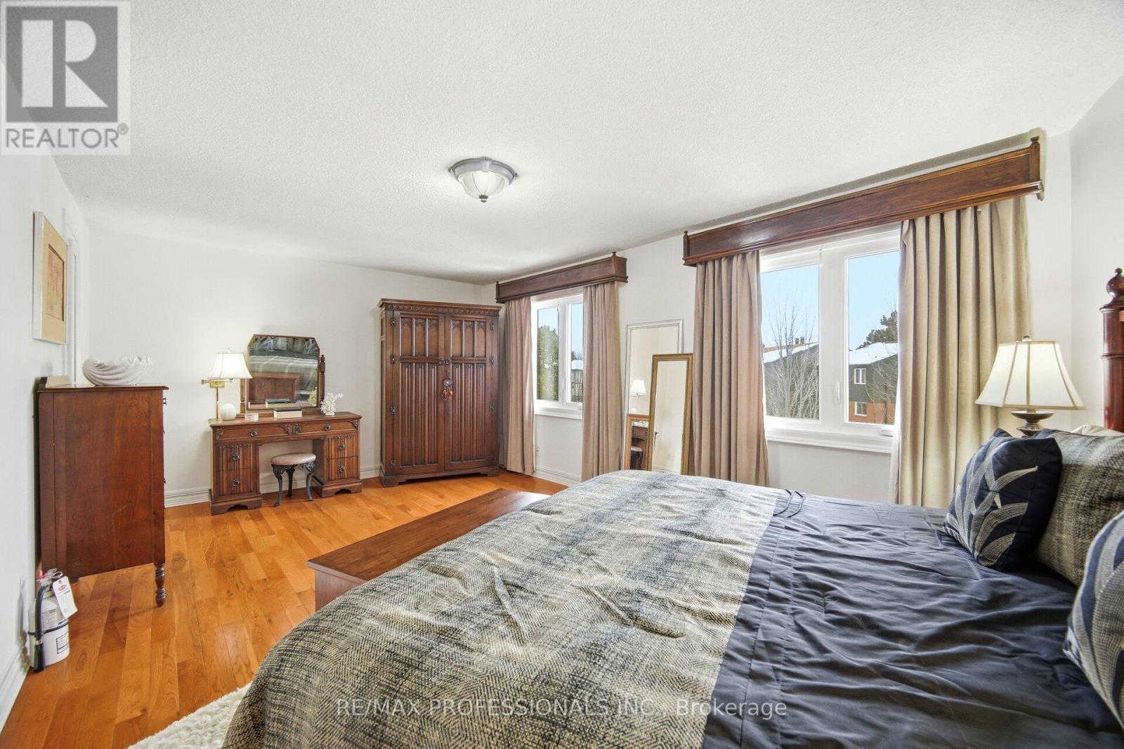 11 - 1755 Rathburn Road E, Mississauga, Ontario  L4W 2M8 - Photo 30 - W12726234