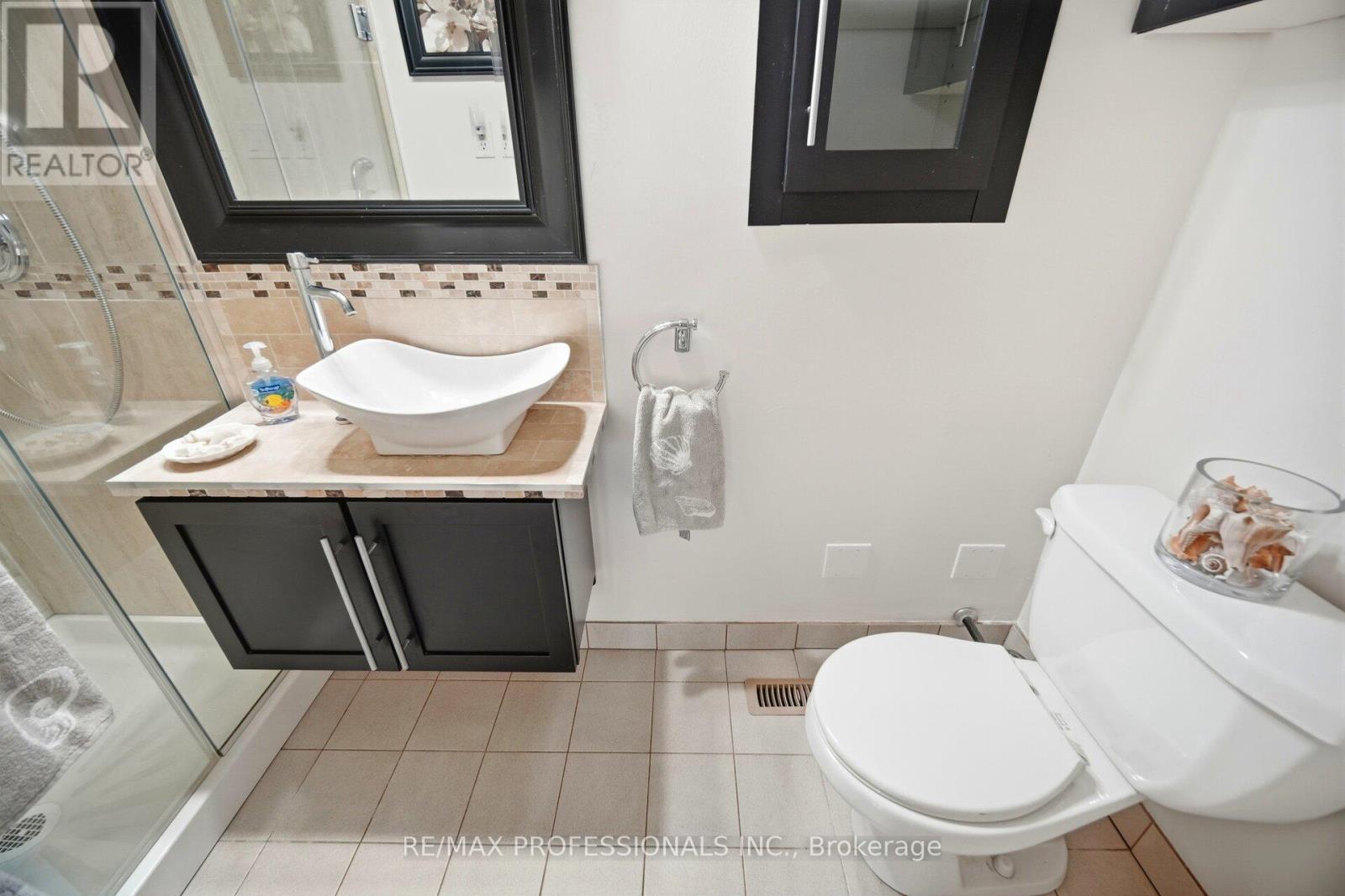 11 - 1755 Rathburn Road E, Mississauga, Ontario  L4W 2M8 - Photo 32 - W12726234