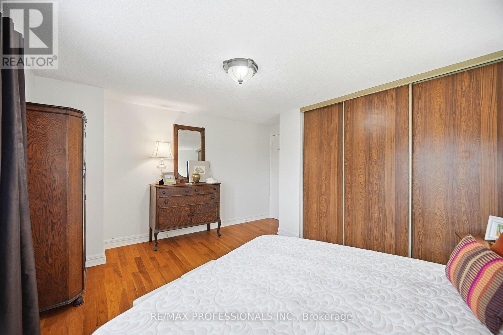 11 - 1755 Rathburn Road E, Mississauga, Ontario  L4W 2M8 - Photo 34 - W12726234