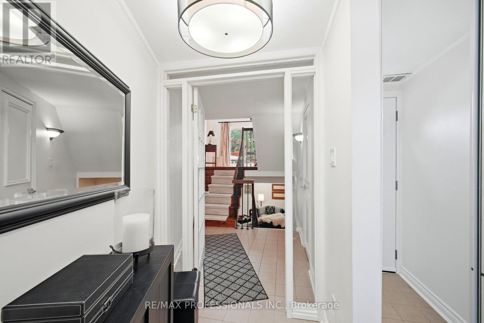 11 - 1755 Rathburn Road E, Mississauga, Ontario  L4W 2M8 - Photo 4 - W12726234