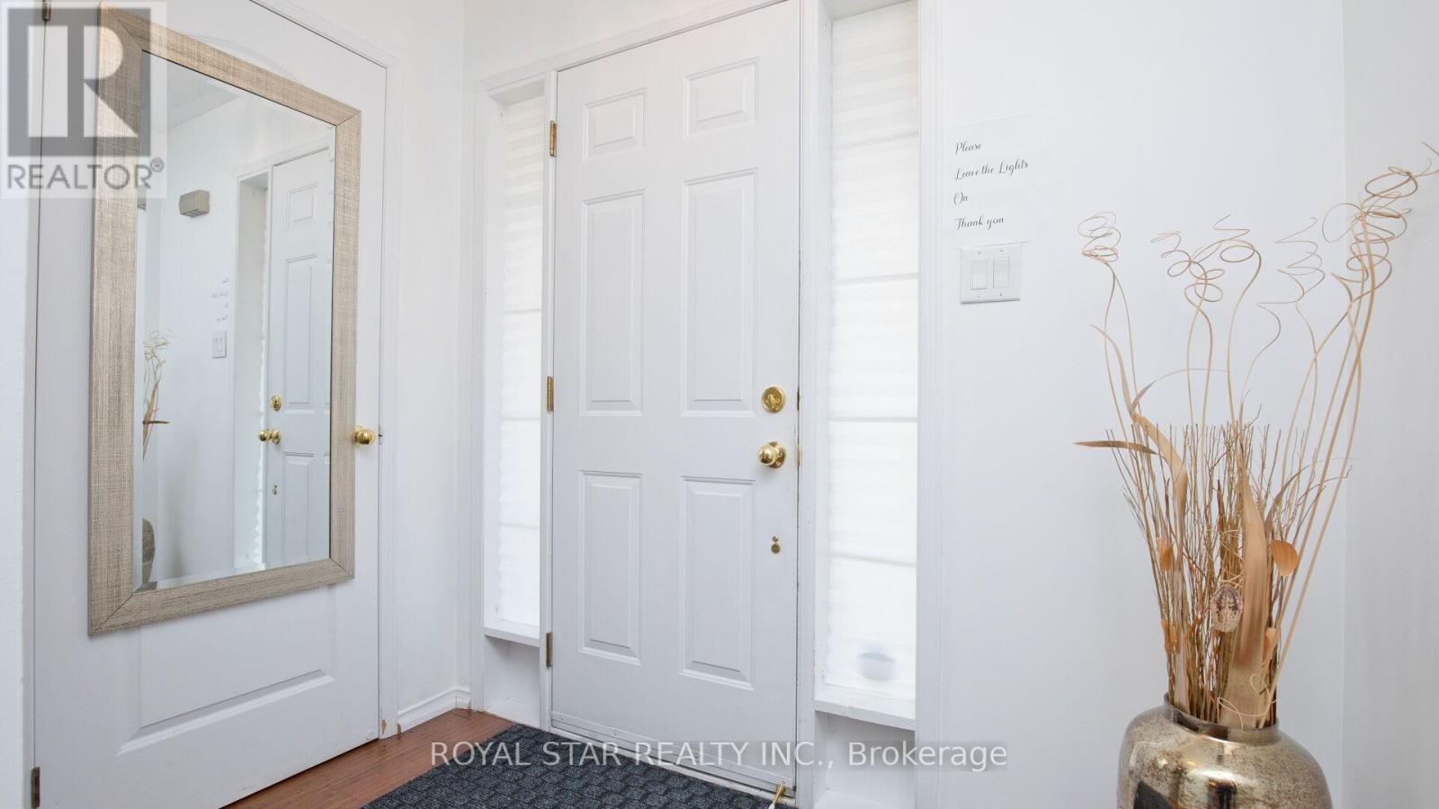 13 Waterdale Road, Brampton, Ontario  L7A 1S7 - Photo 3 - W12726250