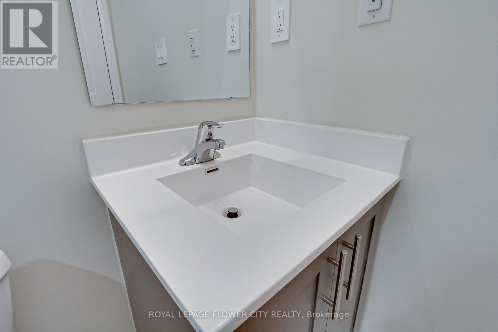 112 - 1589 Rose Way, Milton, Ontario  L9E 1N4 - Photo 22 - W12726268