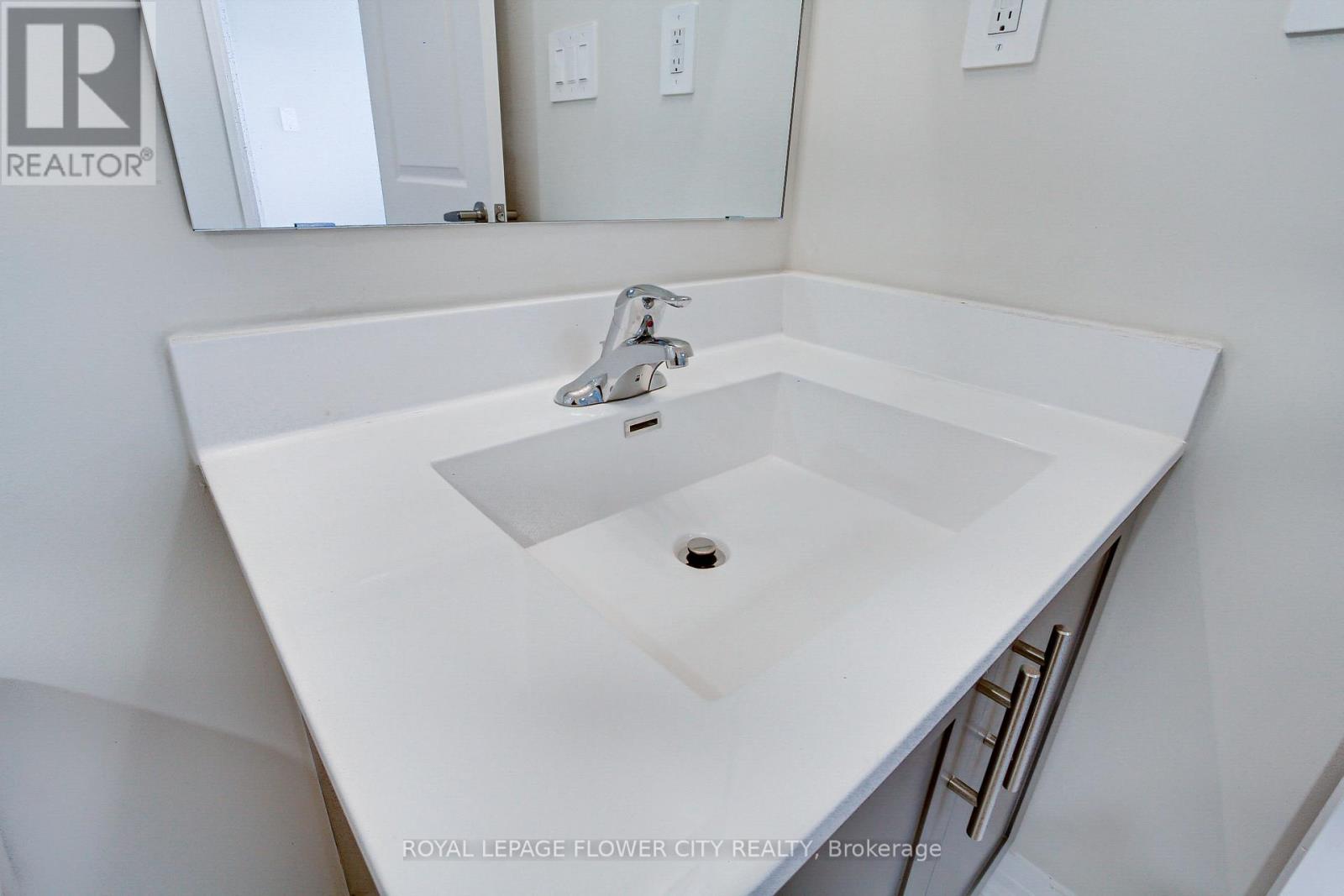 112 - 1589 Rose Way, Milton, Ontario  L9E 1N4 - Photo 28 - W12726268