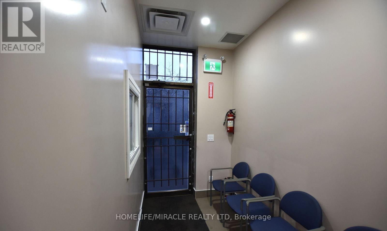 14 - 5775 Atlantic Drive Ne, Mississauga, Ontario  L4W 4P3 - Photo 4 - W12726272