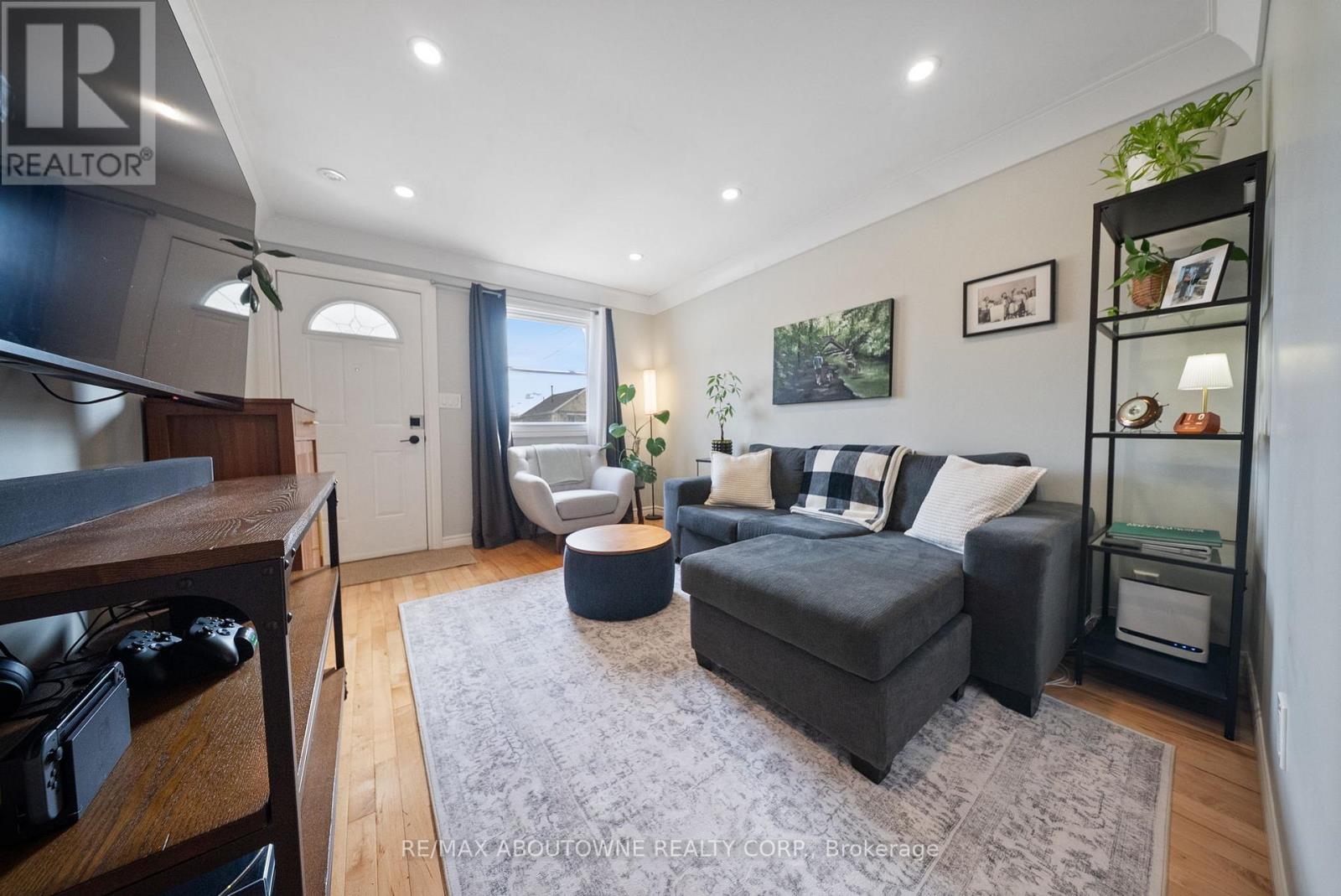 435 Waverly Street, Hamilton, Ontario  L8H 6R5 - Photo 7 - X12726270