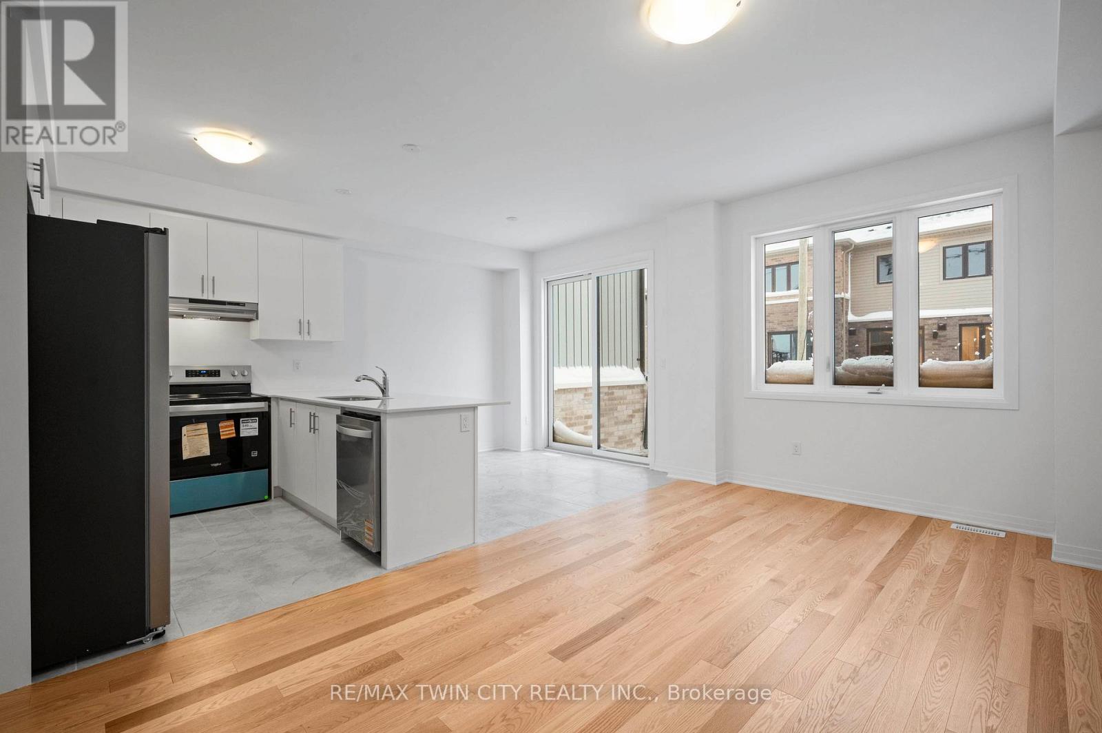 901 Douro Street E, Stratford, Ontario  N5A 0M2 - Photo 11 - X12726276