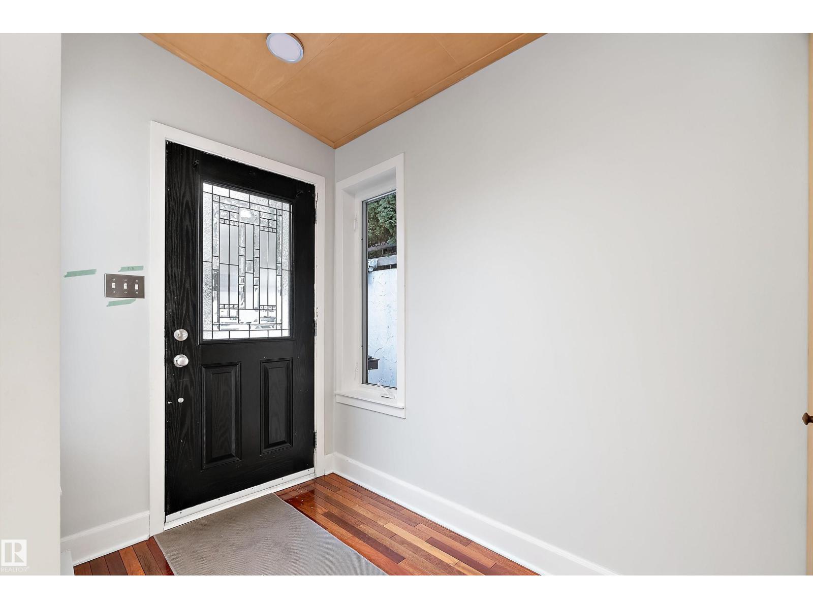 9716 88 Av Nw, Edmonton, Alberta  T6E 2P9 - Photo 4 - E4470941