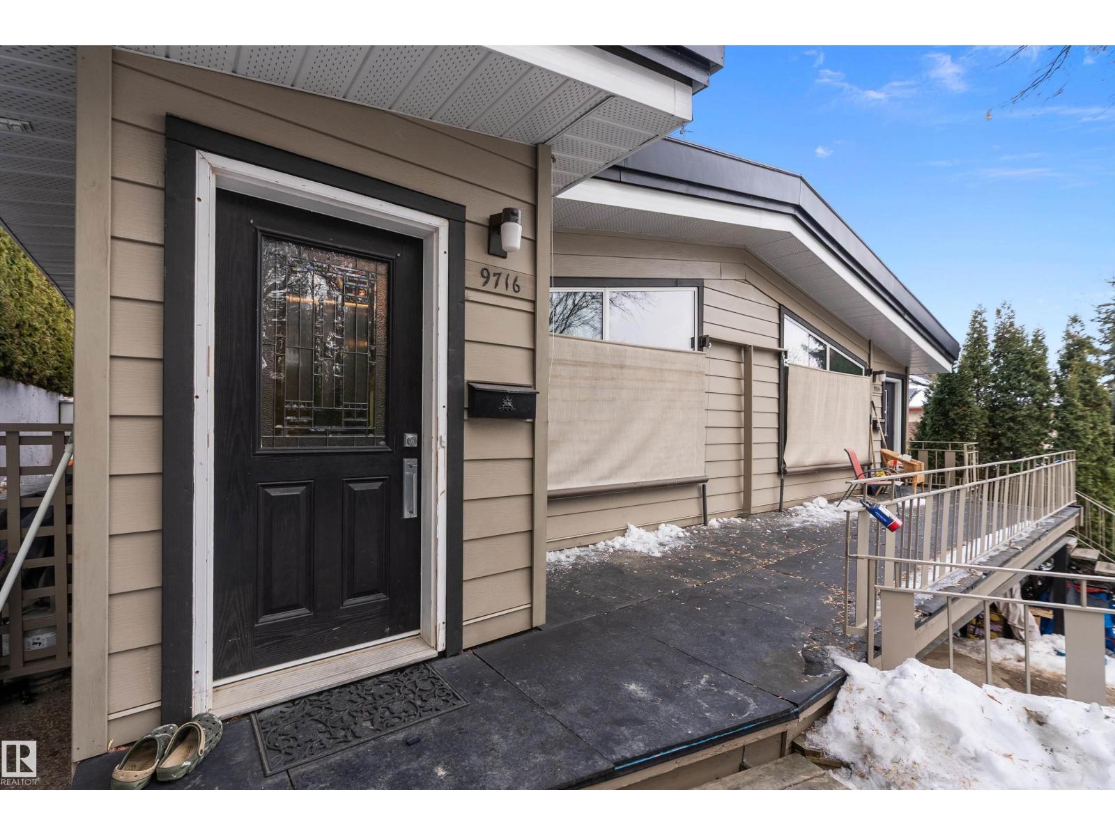 9716 88 Av Nw, Edmonton, Alberta  T6E 2P9 - Photo 3 - E4470941