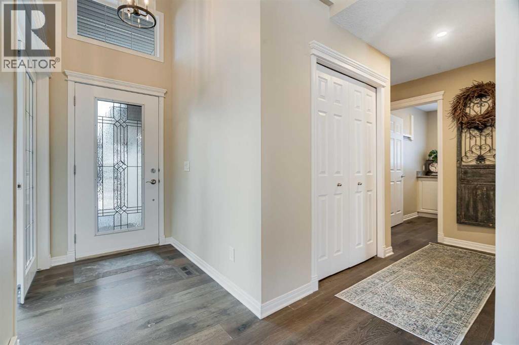 701 Cimarron Close, Okotoks, Alberta  T1S 1X3 - Photo 3 - A2278147