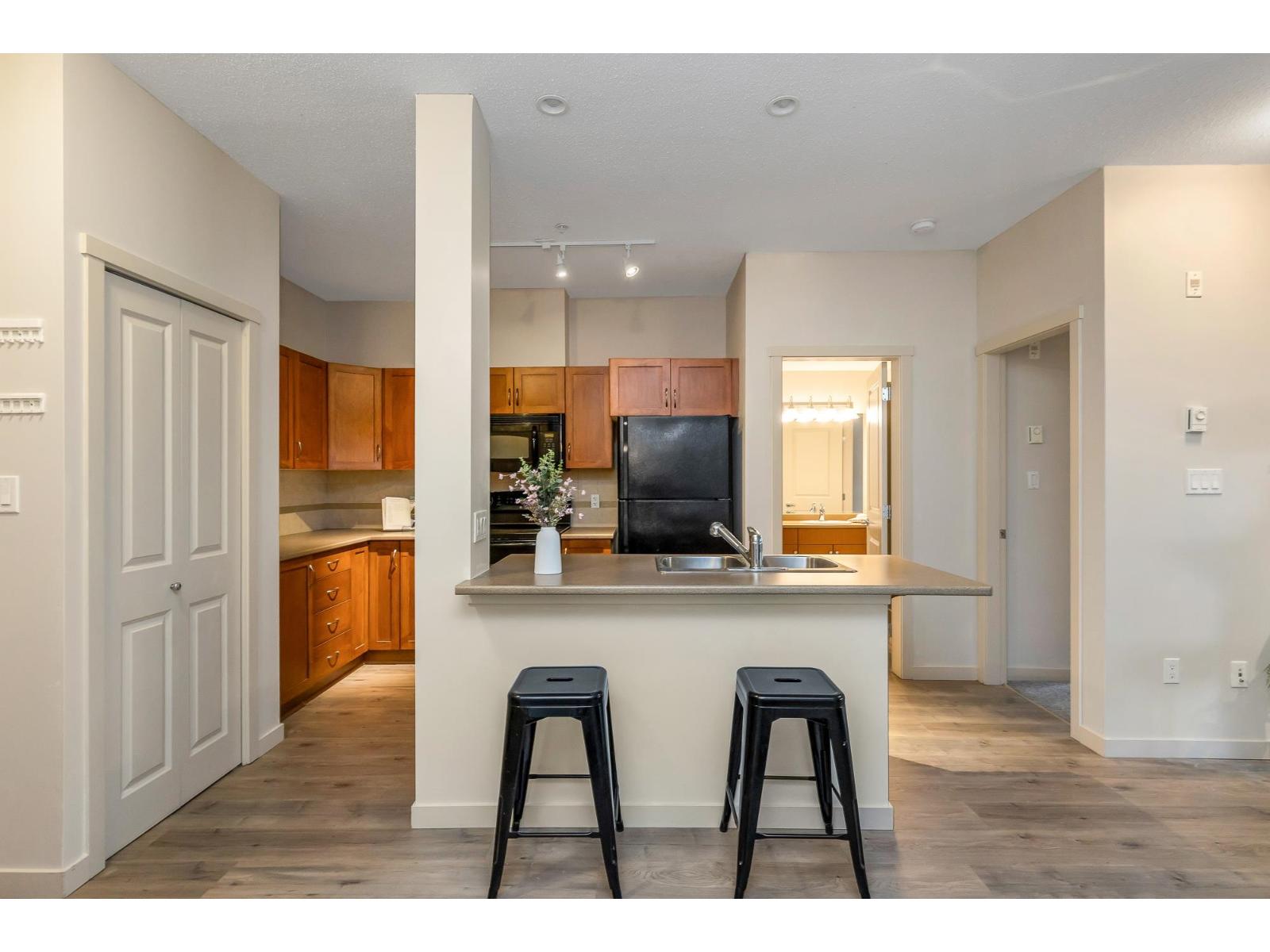 109 33338 E Bourquin Crescent, Abbotsford, British Columbia  V2S 1Y1 - Photo 7 - R3082213