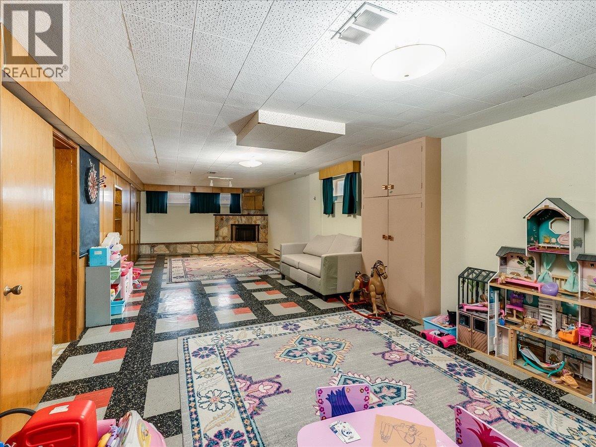 3409 Marigold Drive, Trail, British Columbia  V1R 2X7 - Photo 24 - 10373701