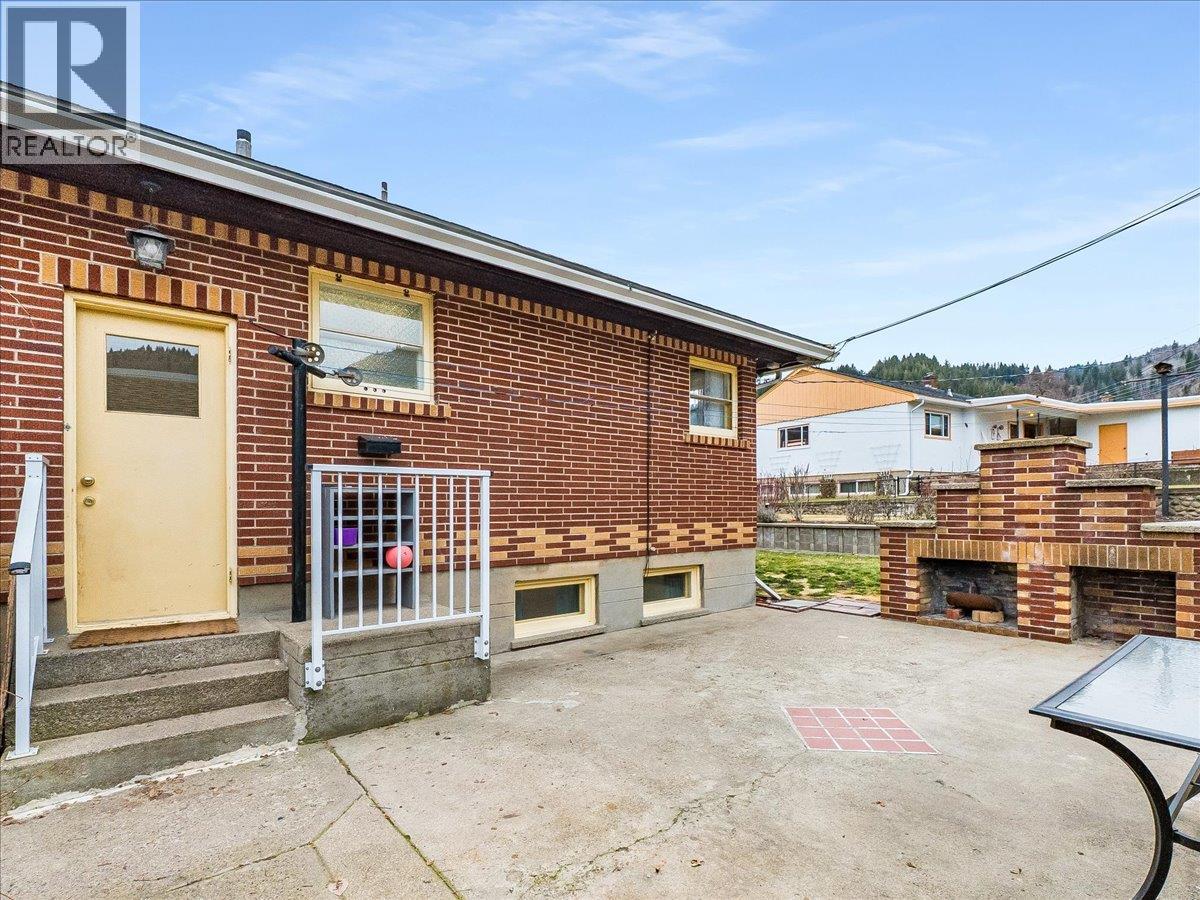 3409 Marigold Drive, Trail, British Columbia  V1R 2X7 - Photo 38 - 10373701