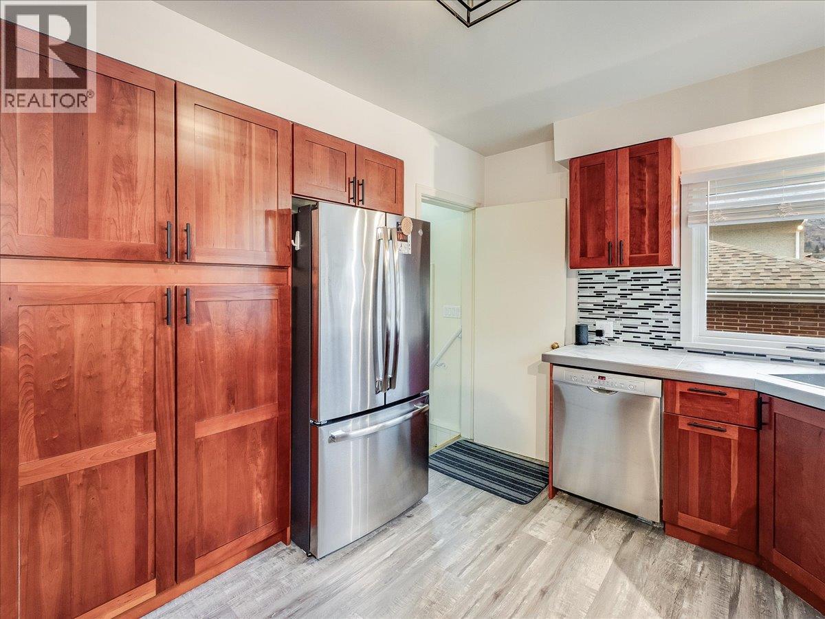 3409 Marigold Drive, Trail, British Columbia  V1R 2X7 - Photo 7 - 10373701