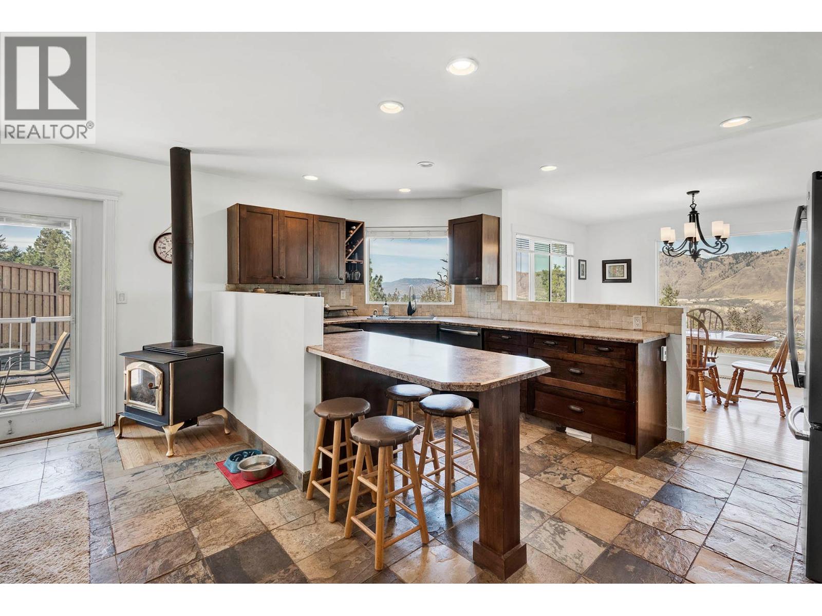 2404 Bella Coola Court, Kamloops, British Columbia  V2E 1T7 - Photo 5 - 10373291