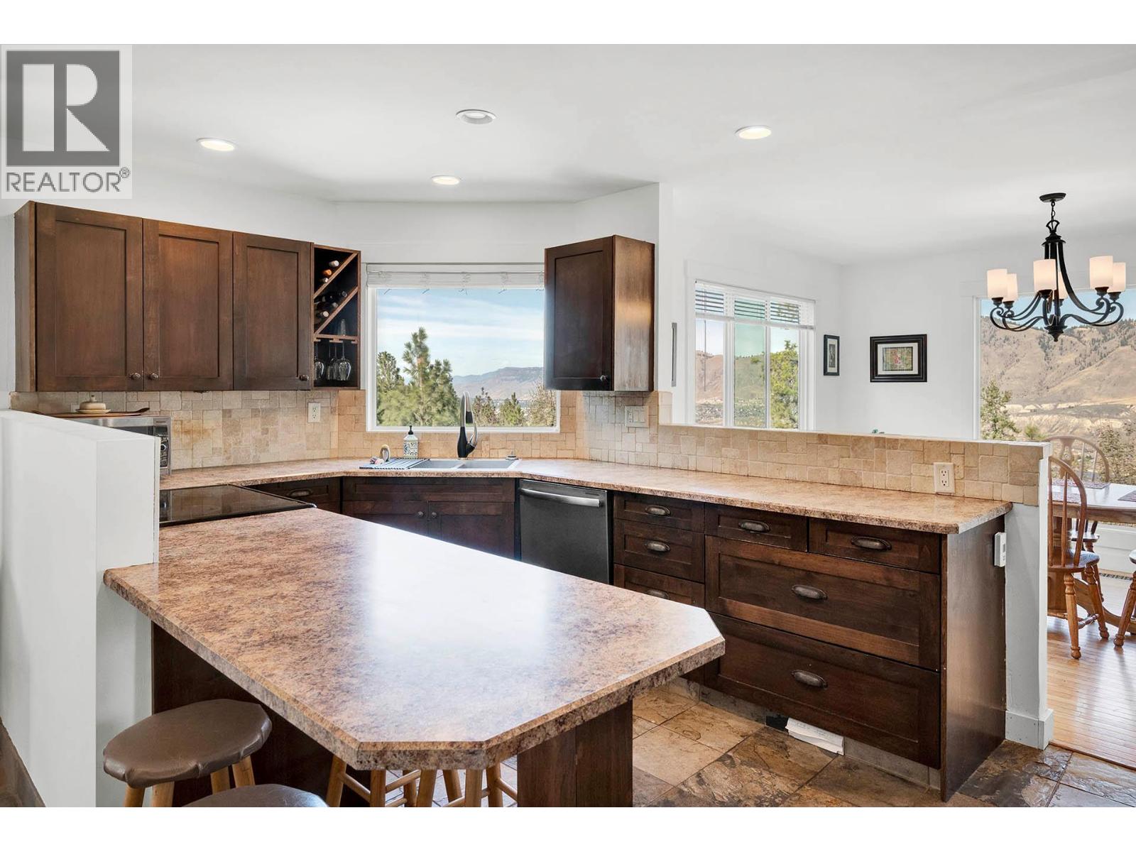 2404 Bella Coola Court, Kamloops, British Columbia  V2E 1T7 - Photo 7 - 10373291