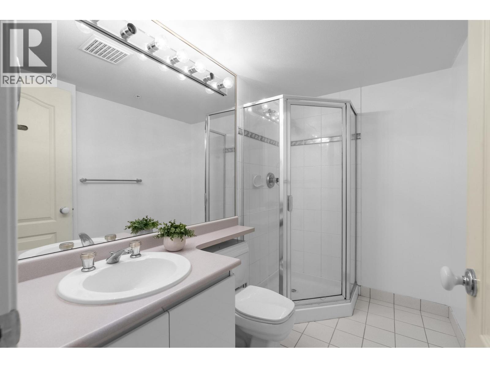 1506 867 Hamilton Street, Vancouver, British Columbia  V6B 2R7 - Photo 11 - R3081557