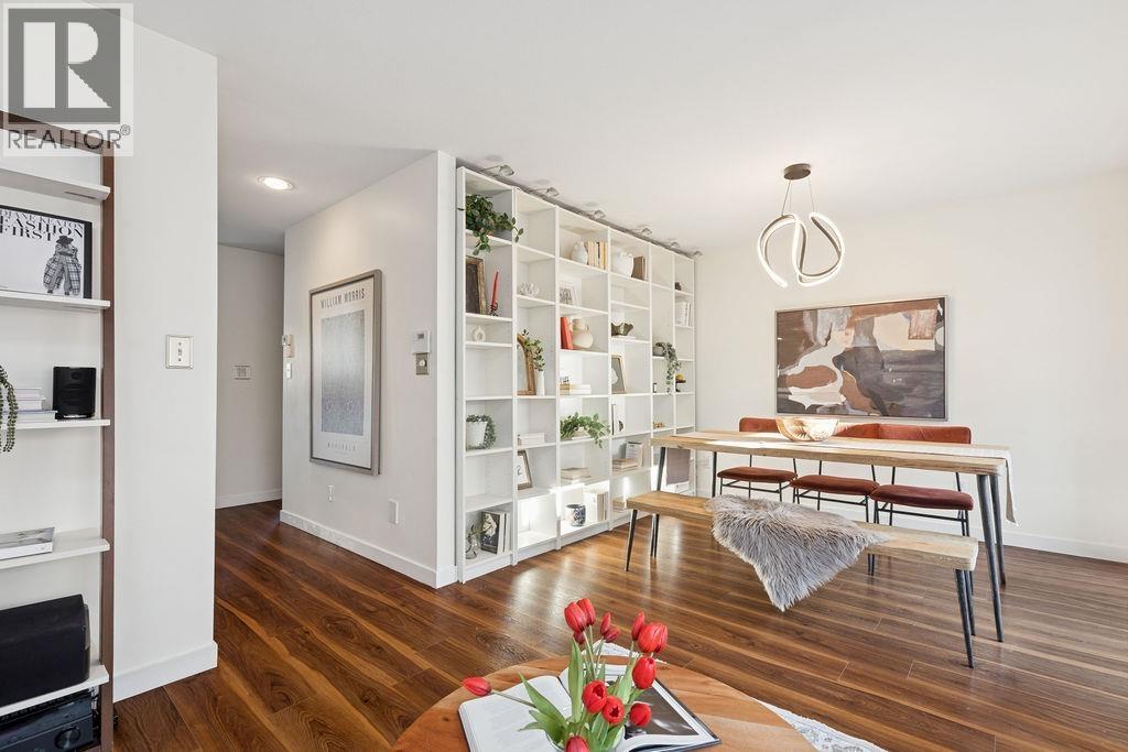 15 901 W 17 STREET, North Vancouver, British Columbia