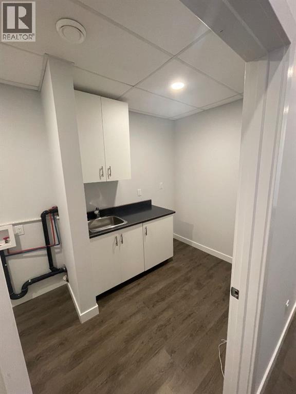 4803 50 Avenue, Camrose, Alberta  T4V 0S1 - Photo 10 - A2280298