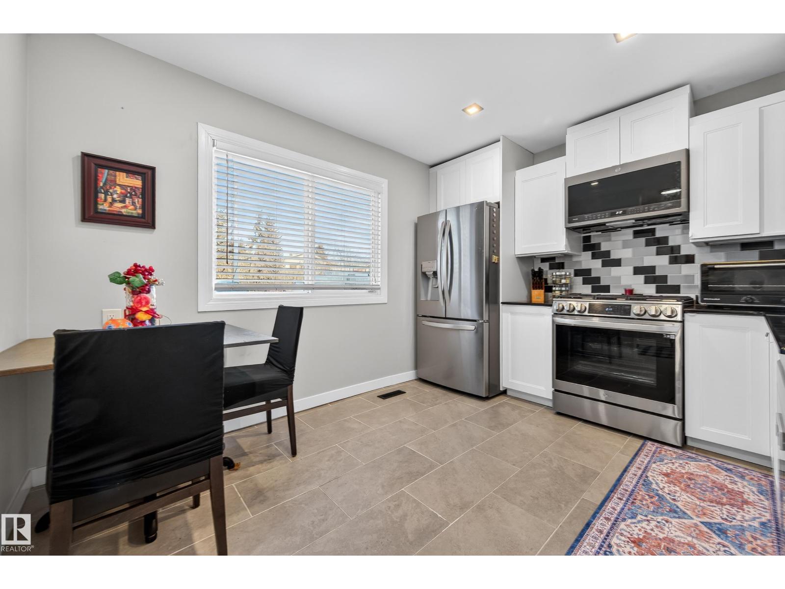 4755 35 Av Nw, Edmonton, Alberta  T6L 3P8 - Photo 7 - E4470943