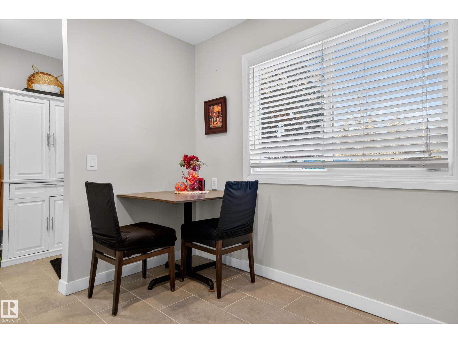 4755 35 Av Nw, Edmonton, Alberta  T6L 3P8 - Photo 9 - E4470943