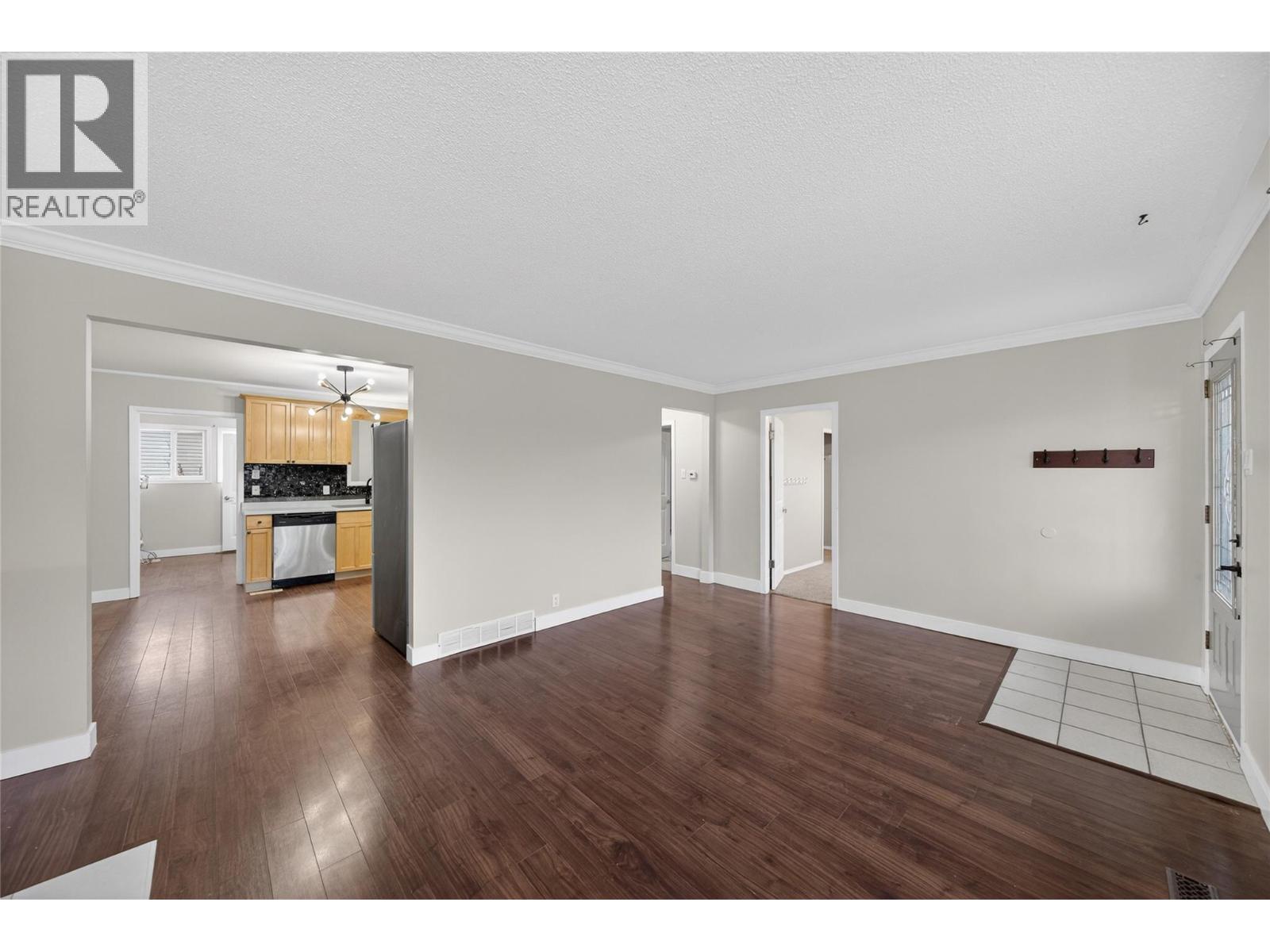 1153 Lethbridge Avenue, Kamloops, British Columbia  V2B 1Y3 - Photo 9 - 10373252