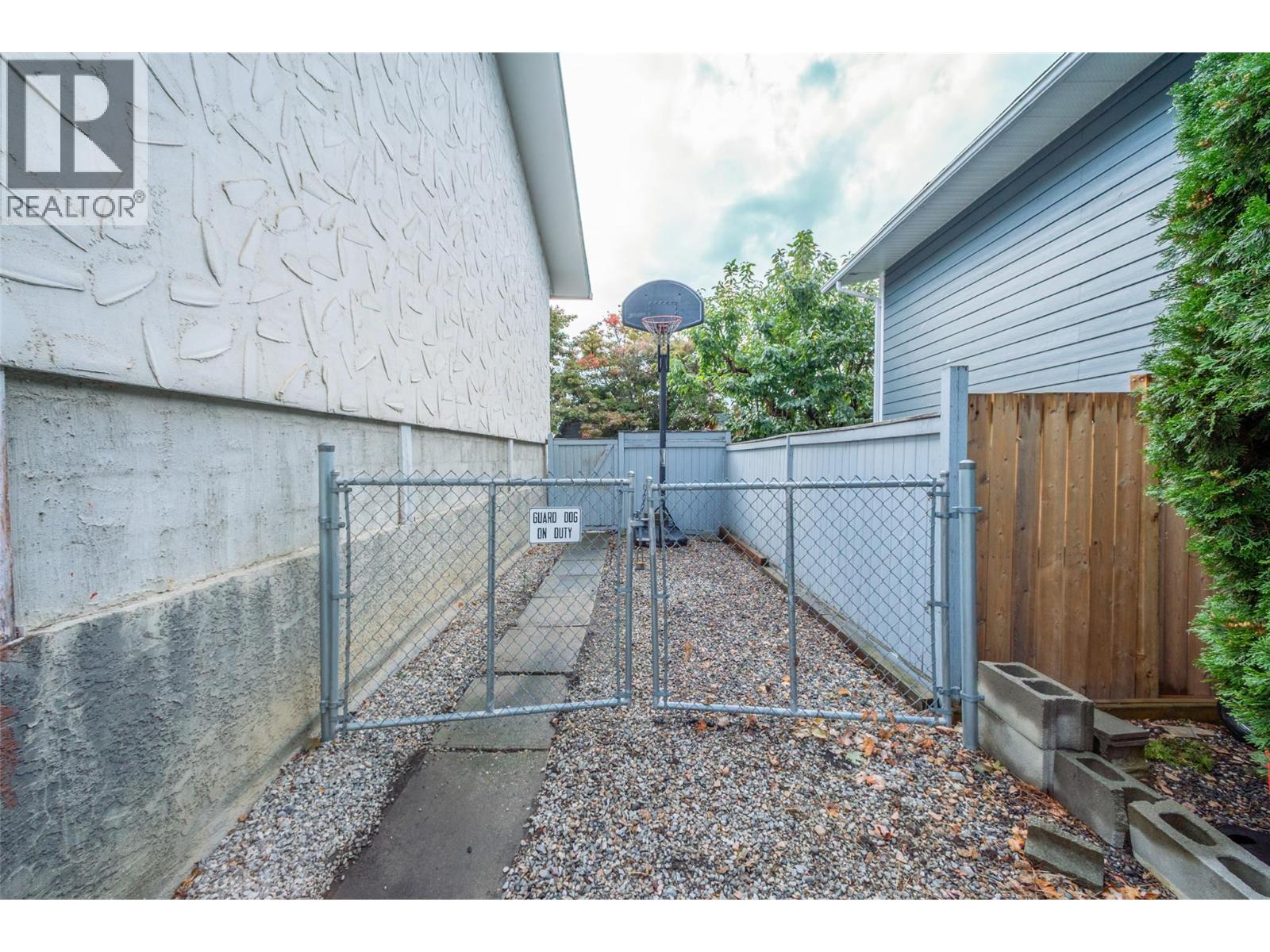 1012 33 Avenue, Vernon, British Columbia  V1T 6R7 - Photo 36 - 10373611