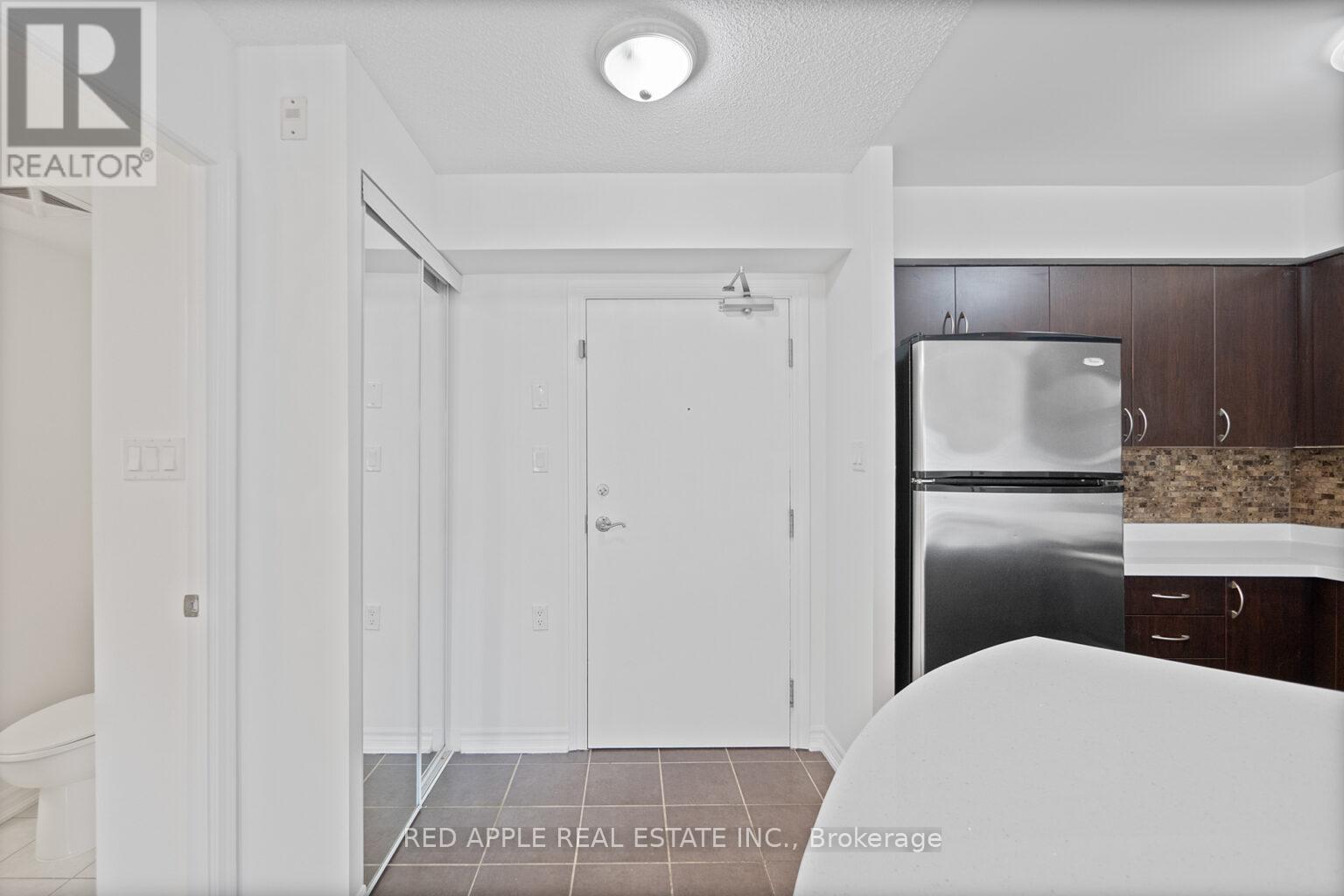 213 - 872 Sheppard Avenue W, Toronto, Ontario  M3H 5V5 - Photo 10 - C12726312